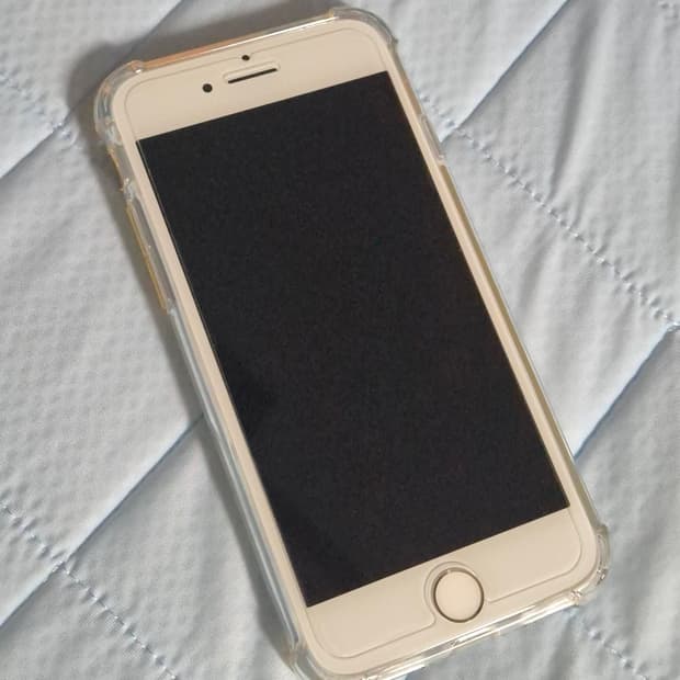 아이폰 7 실버 (배터리 100 / 상태 굿)