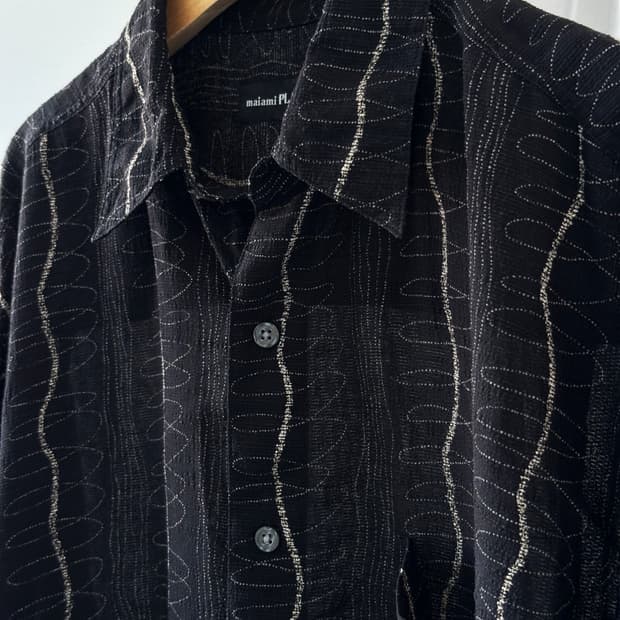 Irregularity pattern sheer fabric shirt