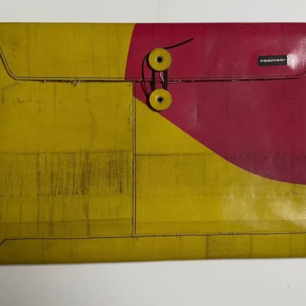 프라이탁 슬리브 노트북 파우치 15-16