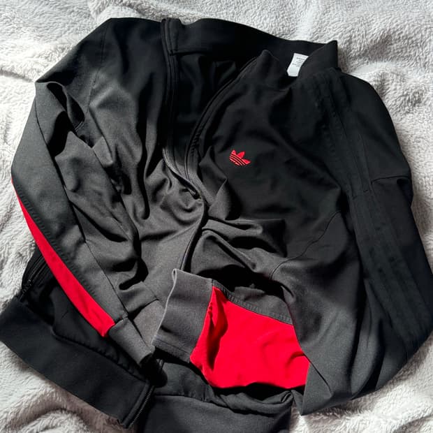 아디다스 오리지널스 스케이트 재킷 블랙 베러 스칼렛 L사이즈 판매합니다