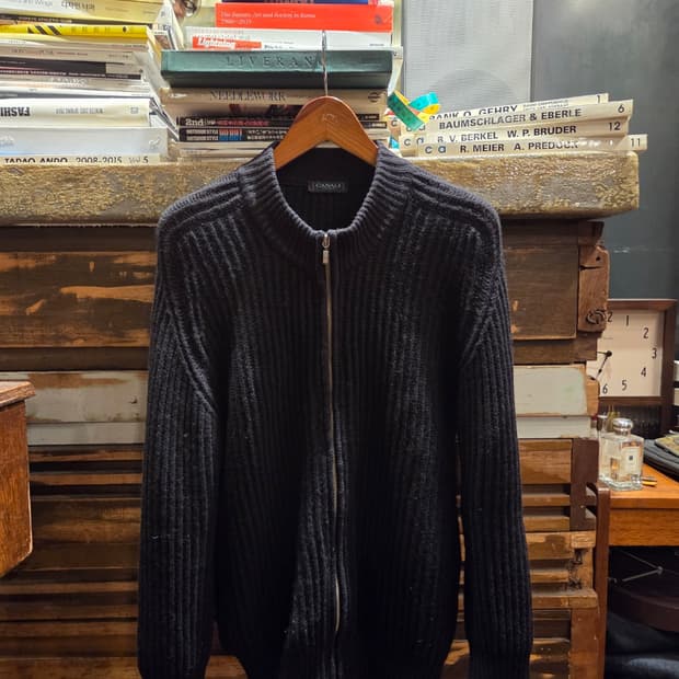 카날리 짚업니트