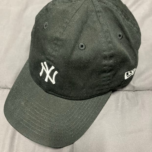 [OS] 뉴에라 NY 뉴욕 양키즈 스몰 로고 캡 블랙