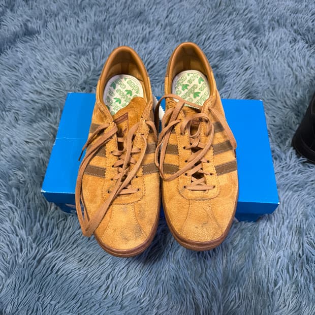 아디다스 토바코 브라운