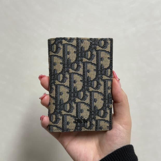 디올 오블리크 오거나이저 카드지갑 풀구성