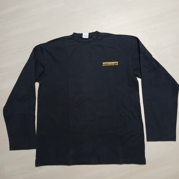 L 베트멍 메탈 로고 오버사이즈 긴팔 티셔츠