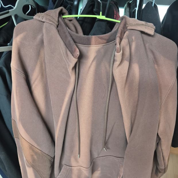 지용킴 썬블리치 후드티