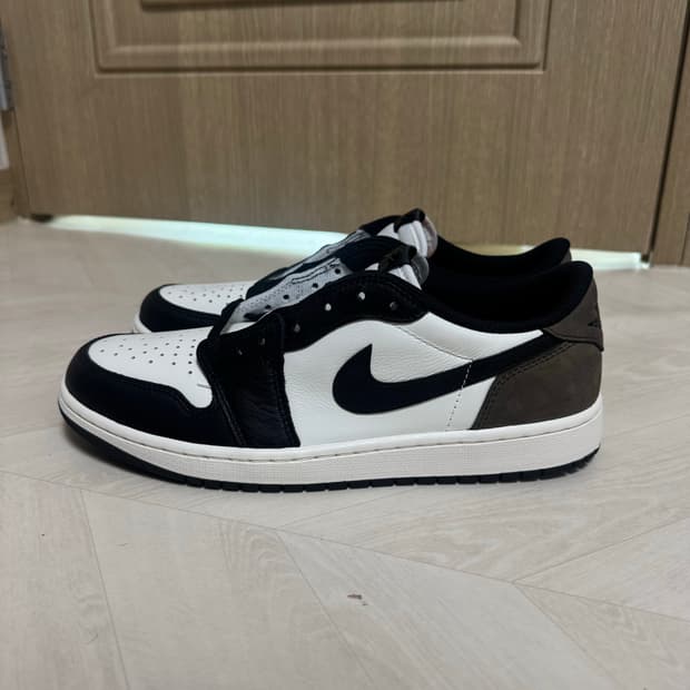 조던 1 레트로 로우 OG 모카
