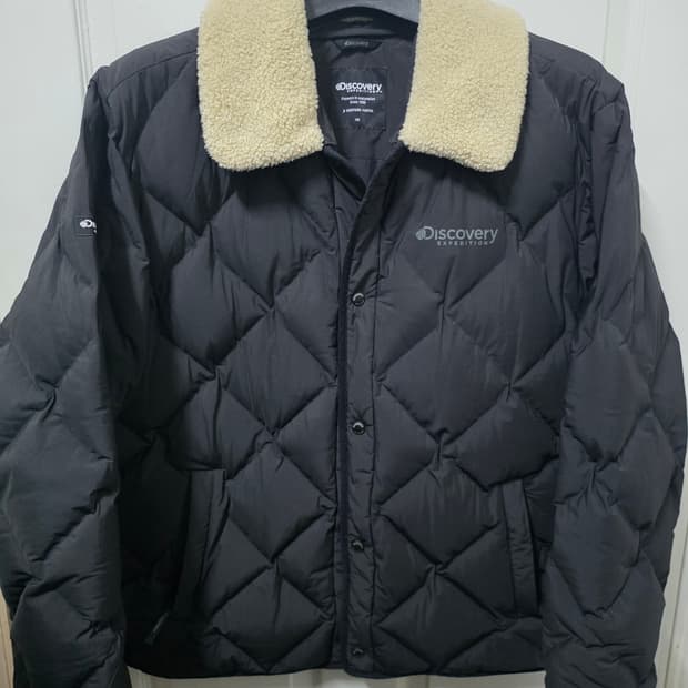 디스커버리 양털 카라 퀼팅 구스다운 패딩