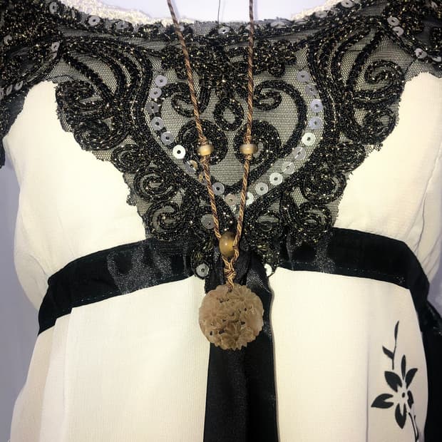 brown flower necklace