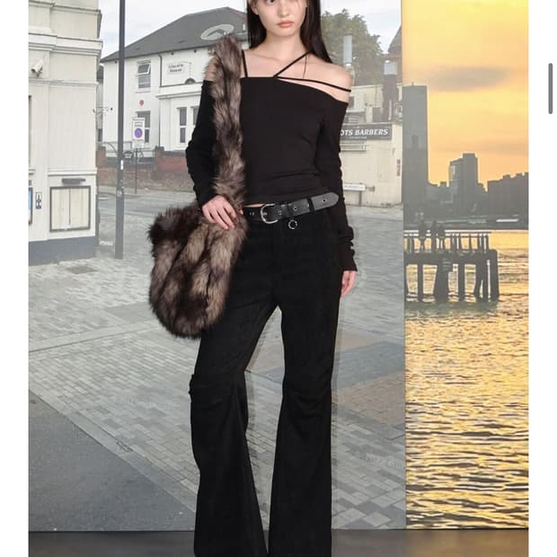 세릭 핀턱 부츠컷 팬츠 2사이즈