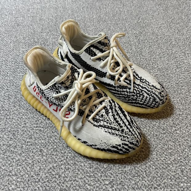 아디다스 이지부스트 지브라 240