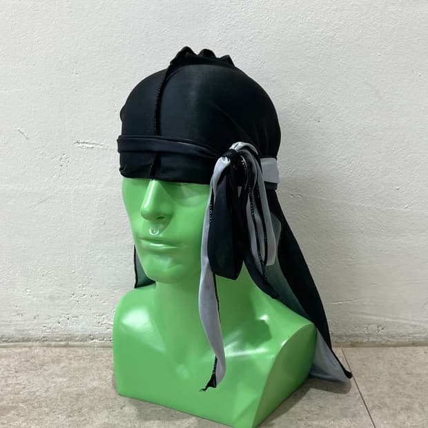 Spencer badu Glossy headscarf