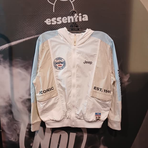 지프 블러킹 바람막이 화이트