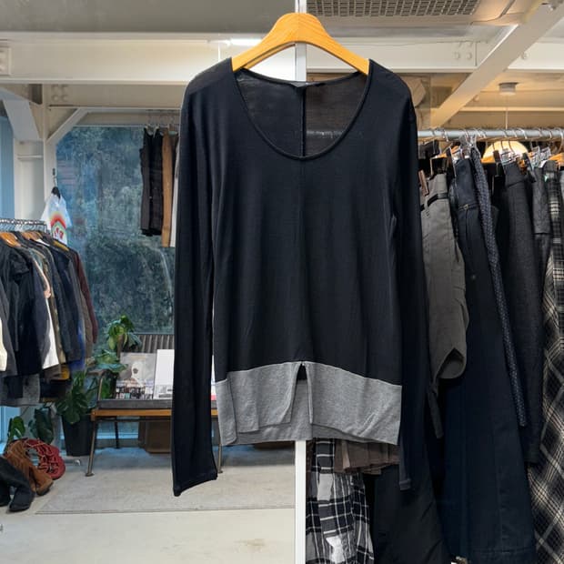 The twelve 레이어드 롱슬리브