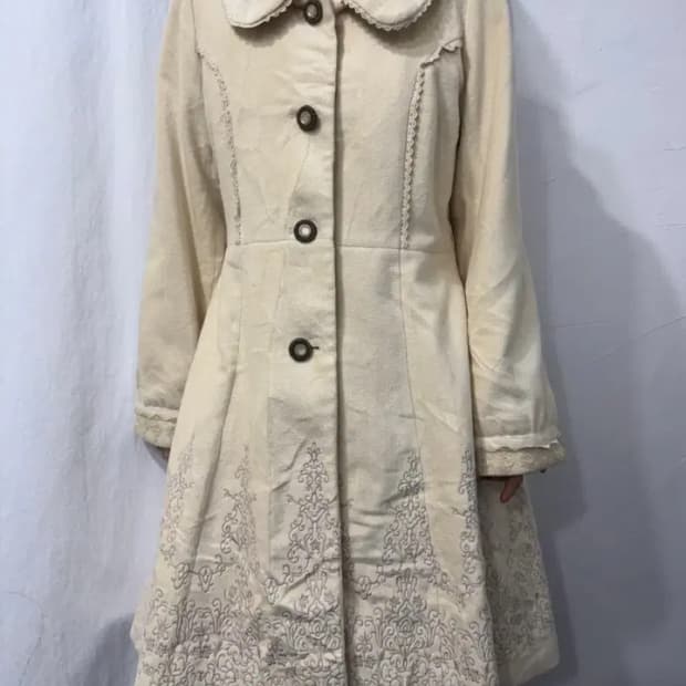 엑시즈팜 자수 아이보리 레이스코트 라떼 히메갸루 세실맥비 리즈리사