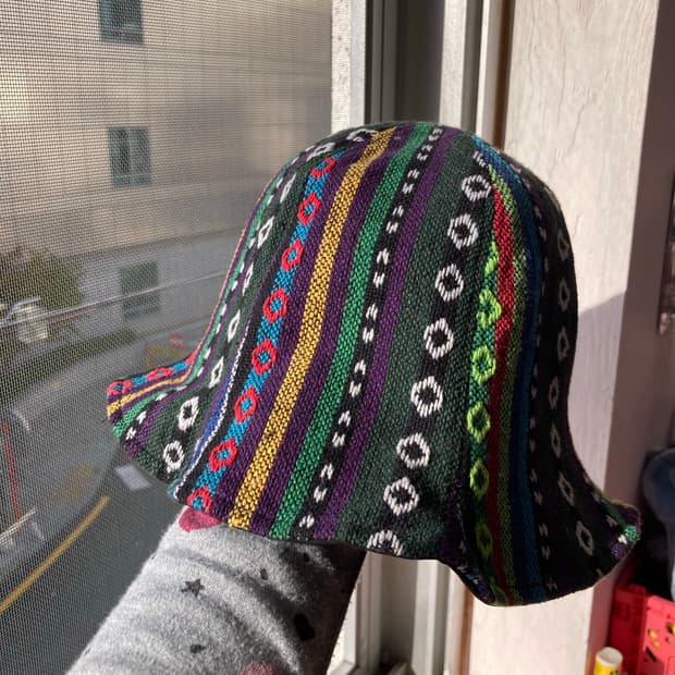 레인보우 자수 패턴 버킷햇