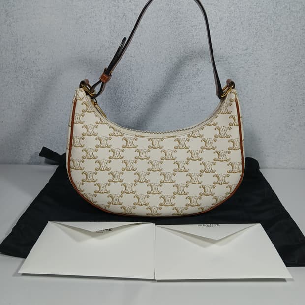 셀린느 트리오페 아바 호보백 193952BZJ