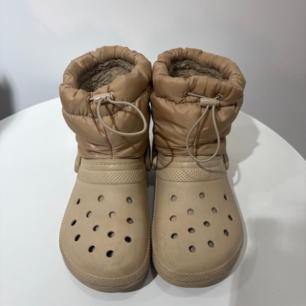 크록스 네오퍼프부츠 베이지(차이) 240