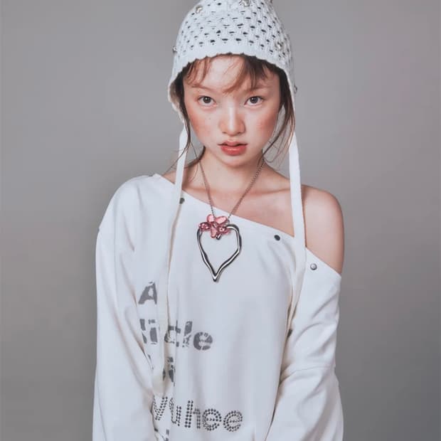 유희 youhee 오프숄더 스웻셔츠 화이트