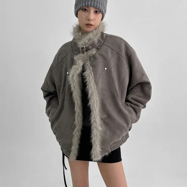 블랙업 캬롯 하이넥 퍼 패딩 무스탕