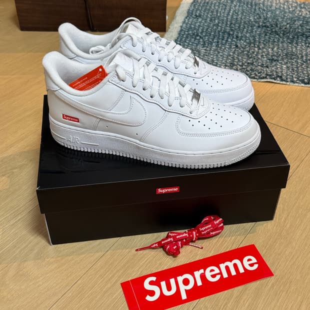 [285] 슈프림 나이키 에어포스 1 로우 화이트