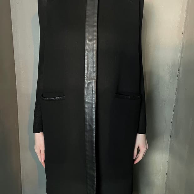 캘빈 클라인 레더 트리밍 울 베스트