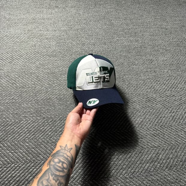 리복 X NFL 뉴욕 제츠 자수 카키 배색 볼캡 모자 OS