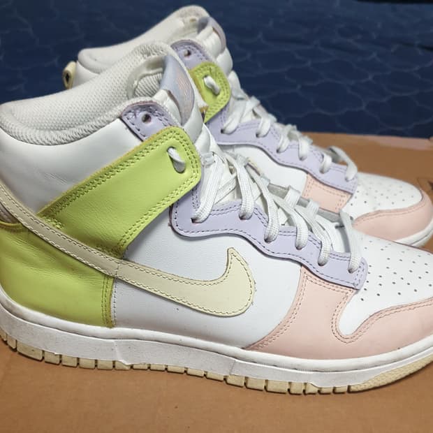 나이키 우먼스 덩크하이 캐시미어 레몬 화이트 트위스트 (245)