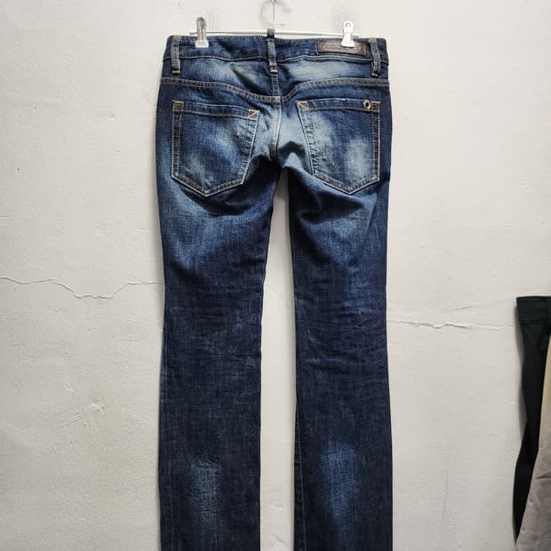 디스퀘어드2 워싱 벨바텀 팬츠