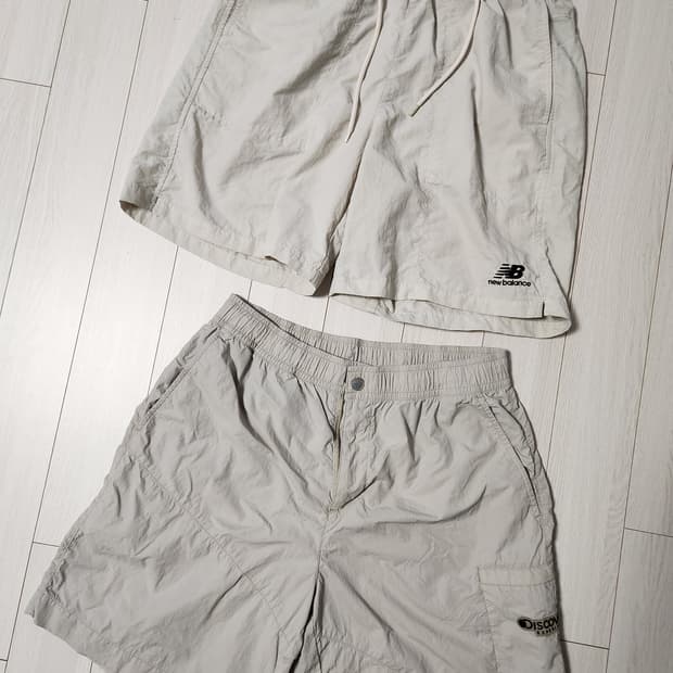 디스커버리 뉴발란스 반바지 사이즈m 일괄 두벌 판매

둘다 베이지색이고 