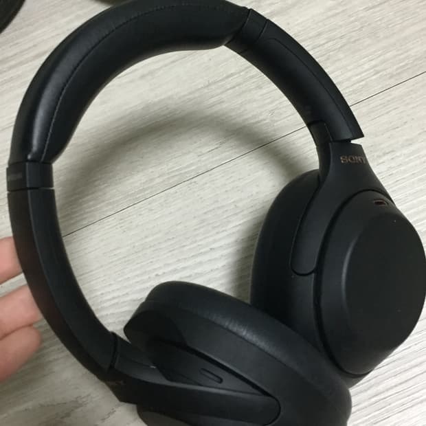 소니 무선 헤드셋 WH-1000XM4 팔아요