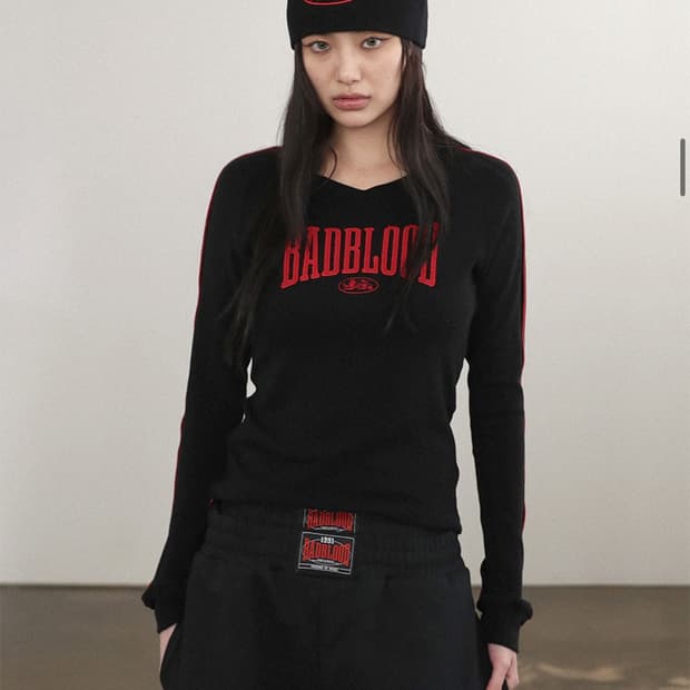 배드블러드 미스틱 캡슐 브이넥 롱슬리브 s