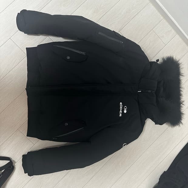 아이더스투키패딩블랙