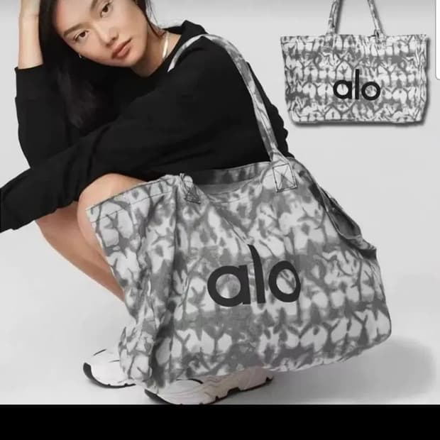 ALO  알로  타이  다이 도트백 