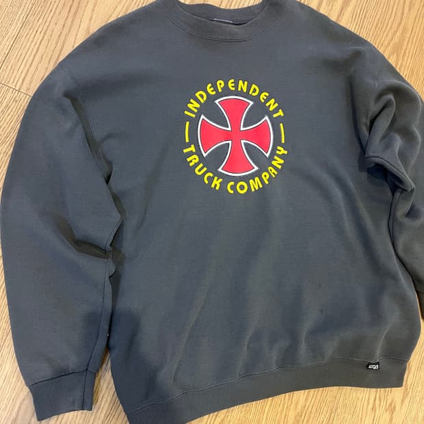 인디펜던트 트럭 스웻 차콜그레이