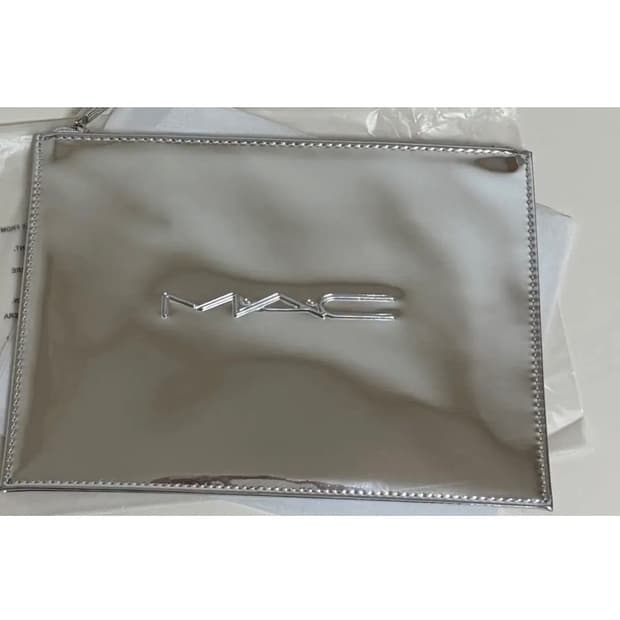 새상품) 맥 실버 플랫 파우치