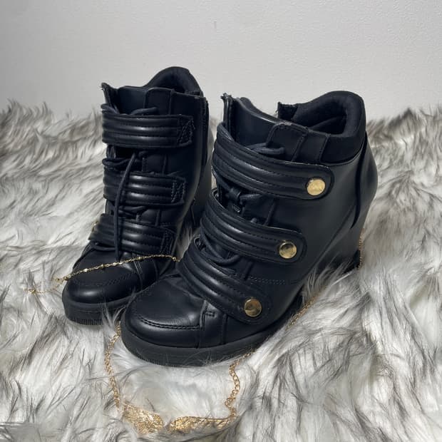 ALDO 웨지힐 골드 버튼 스니커즈 갸루 펑크