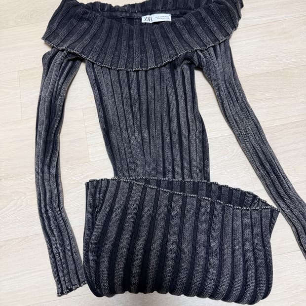 자라 오프숄더 원피스