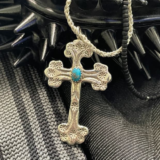 CROSS NECKLACE 십자가 목걸이