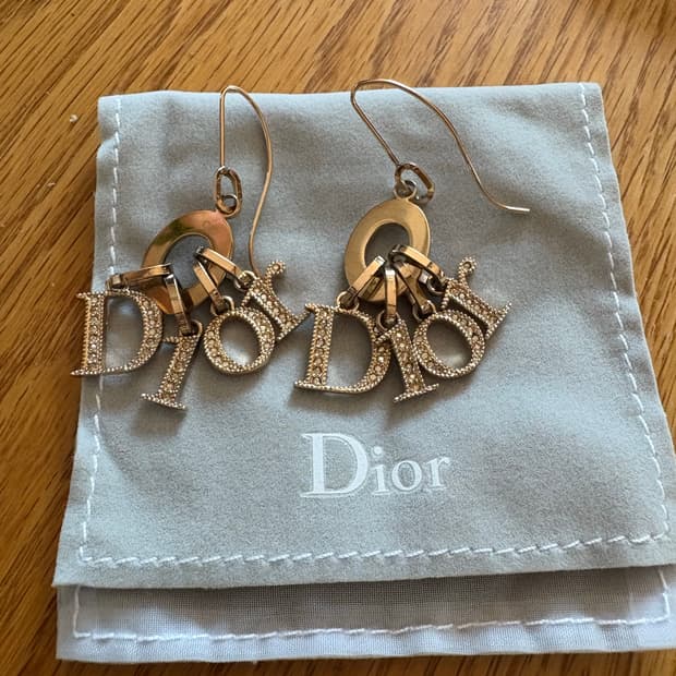 디올 드롭 귀걸이 (정품)