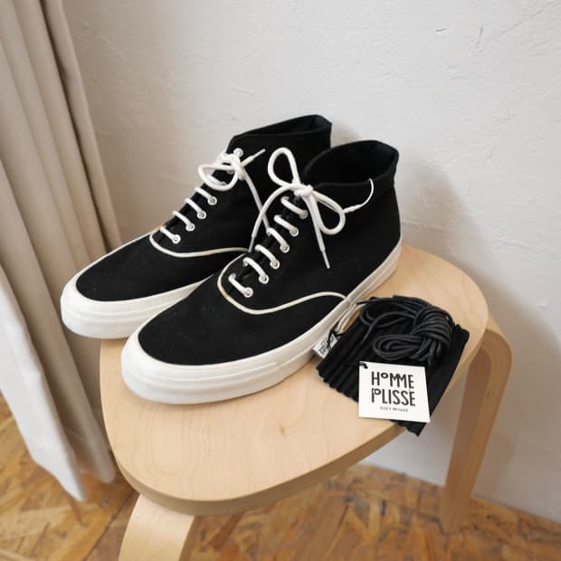 옴므 플리세 x 와쿠와 스니커즈