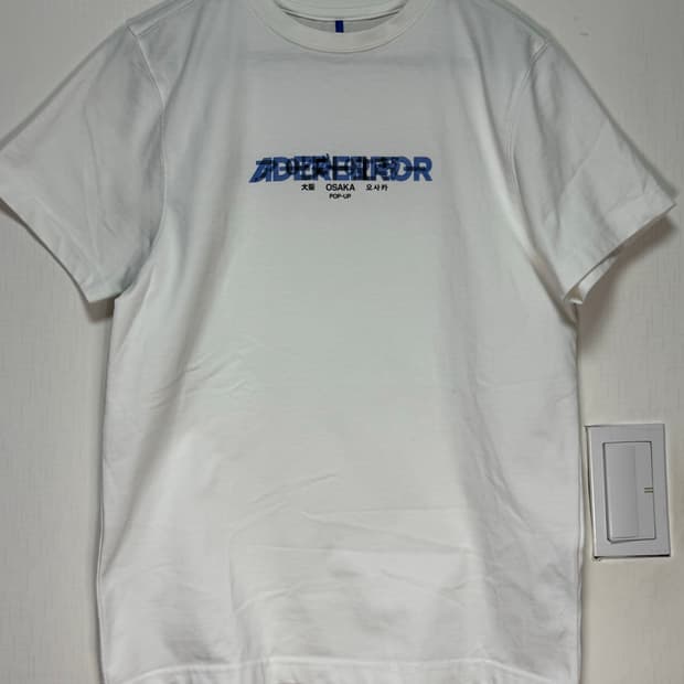 아더에러 오사카 팝업 오프 화이트 희귀 티셔츠
