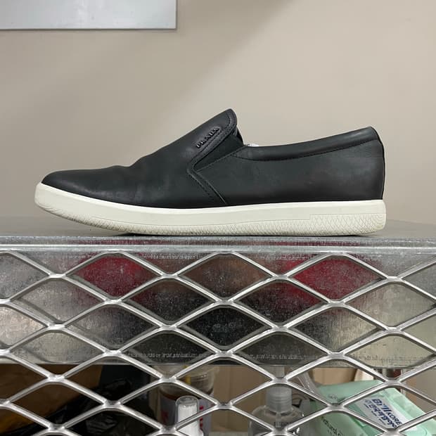 프라다 레더 슬립온 8 (gr-4390)