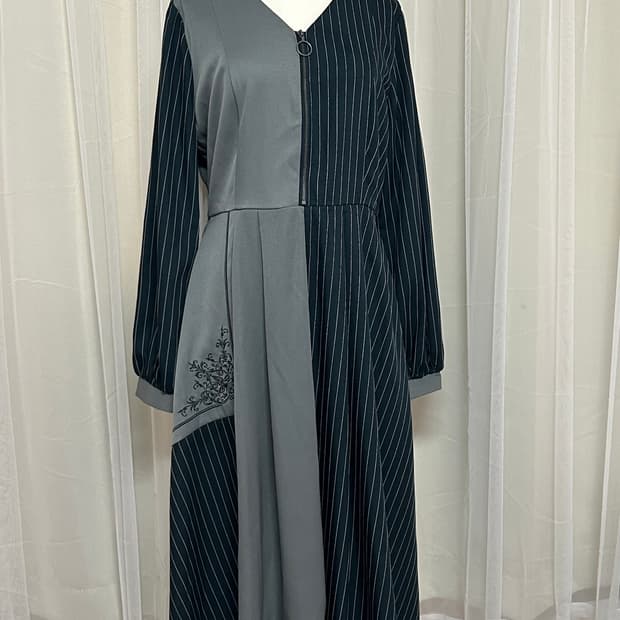 엑시즈팜 오즈온맛 고딕 자수 원피스