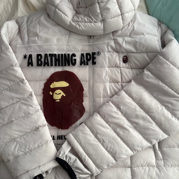 베이프 경량패딩