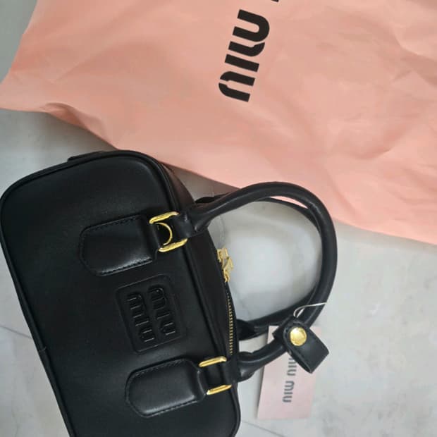 미우미우 가방 