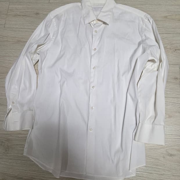 프라다 화이트 셔츠 42사이즈