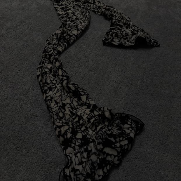 Vintage v-kei punk mood black rose scarf