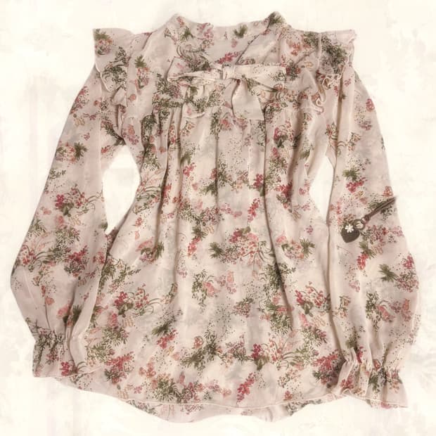 (이체시에눌)페어리 오리엔탈 프릴 레이스 리본 끈 디테일 시스루 블라우스