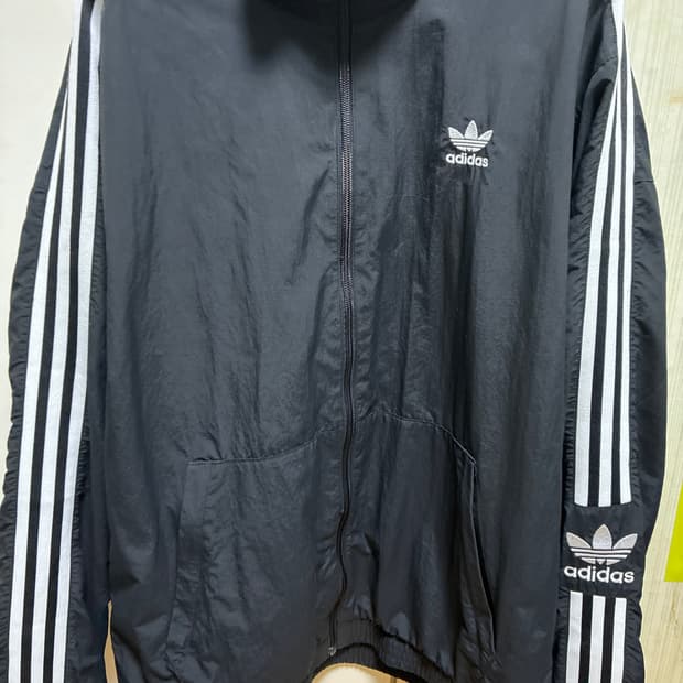 아이다스 트랙팁 블랙 자켓